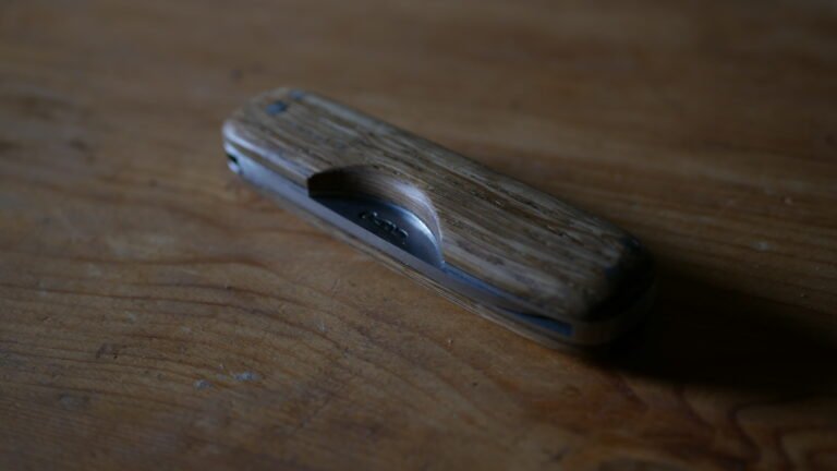 Bois de robinier lame au carbone  < 8cm